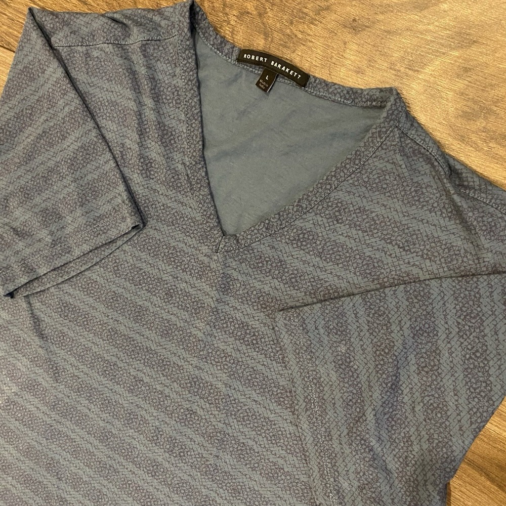 Robert Barakett Pavilion‎ Print V Neck Blue Large Shirt